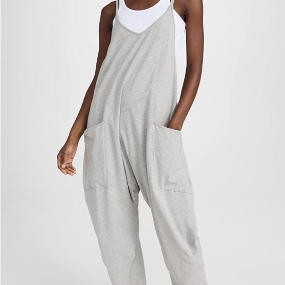 FP Movement Gray Hot Shot Onsie

Only worn a few times.